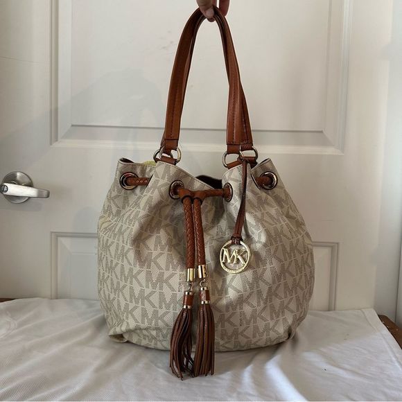 MICHAEL KORS Signature Drawstring Shoulder Bag Bedford Mercer Fulton Tote Tan - Picture 2 of 13